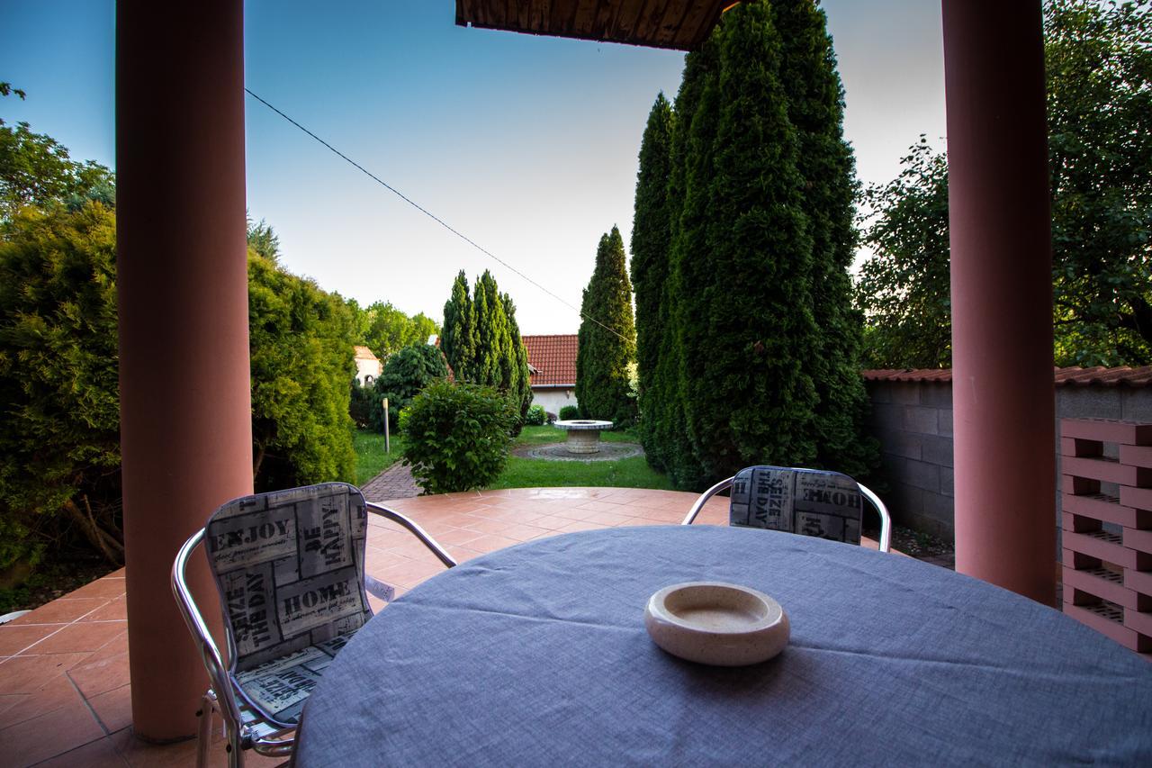 Boros Vendeghaz Eger Villa ภายนอก รูปภาพ