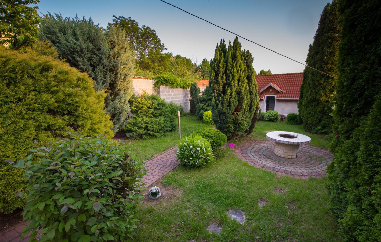 Boros Vendeghaz Eger Villa ภายนอก รูปภาพ